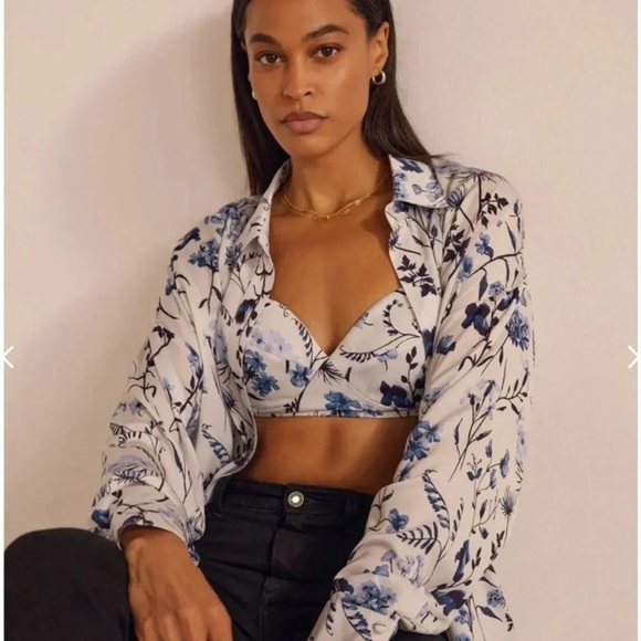 Favorite Daughter The Smooth Ex Boyfriend Button Up Shirt White & Blue Floral - Picture 2 of 11